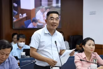 Ông Trịnh Hữu Anh, Trưởng phòng Báo chí và Xuất bản, Sở Văn hóa và Thể thao Thành phố Hồ Chí Minh thông tin về hoạt động bình chọn.
