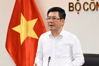 Bộ trưởng Công thương Nguyễn Hồng Diên phát biểu chỉ đạo tại cuộc họp. (Ảnh: KIM DUNG) 