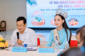 Đại diện Ban tổ chức giới thiệu lễ hội tại buổi họp báo.