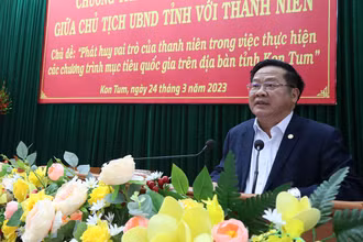 Đồng chí Lê Ngọc Tuấn phát biểu tại buổi đối thoại.