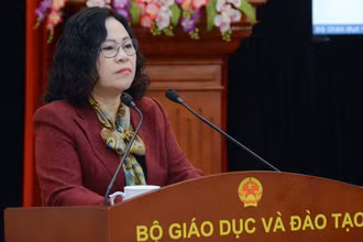 Thứ trưởng Giáo dục và Đào tạo Ngô Thị Minh phát biểu tại hội nghị.