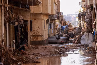 Cảnh tàn phá sau trận lũ quét do bão Daniel tại Derna, miền đông Libya ngày 11/9. (Ảnh: AFP/TTXVN)