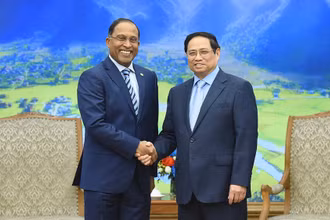 Thủ tướng Phạm Minh Chính tiếp Bộ trưởng Ngoại giao Malaysia, Thượng Nghị sĩ Zambry Abdul Kadir. (Ảnh: TRẦN HẢI)