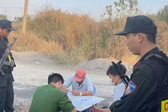 Lực lượng Công an tỉnh Đồng Nai kiểm tra, xử lý vụ việc tại Công ty Cổ phần vận tải Hòa Thịnh Phát, mỏ đá Tân Cang 7.