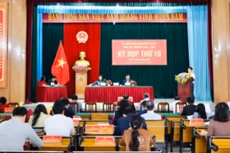 Toàn cảnh Kỳ họp thứ 10 Hội đồng nhân dân huyện Tân Kỳ chiều 16/1.