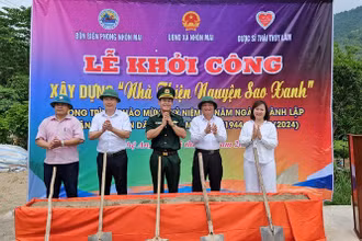 Đồn Biên phòng Nhôn Mai, cấp ủy chính quyền địa phương và các nhà hảo tâm khởi công xây dựng nhà thiện nguyện Sao Xanh.