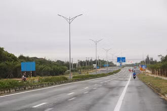 Tuyến đường Võ Chí Công (giai đoạn 2) đoạn qua huyện Núi Thành còn 200m chưa thi công được vì vướng mặt bằng 