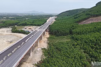Dự án thành phần cao tốc bắc-nam qua địa phận Hà Tĩnh có vai trò huyết mạch trong hành lang vận tải bắc-nam, mang tính kết nối các vùng, miền, trung tâm kinh tế trọng điểm, các đầu mối giao thông quan trọng của Hà Tĩnh cũng như khu vực miền trung.