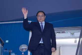 Thủ tướng Phạm Minh Chính rời Hà Nội, sang thăm chính thức CHDCND Lào. (Ảnh: Dương Giang/TTXVN)