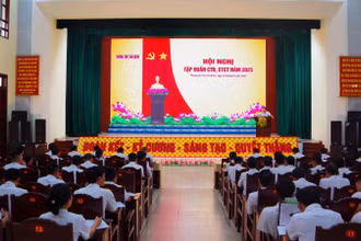Quang cảnh lớp tập huấn công tác Đảng, công tác chính trị cho cán bộ cấp ủy.