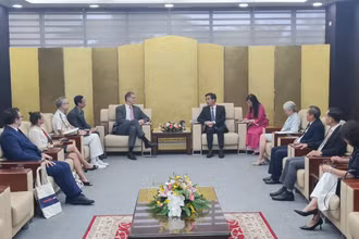 Lãnh đạo thành phố Đà Nẵng tiếp Phái đoàn Đại sứ Cộng Hòa Pháp đến thăm và làm việc.