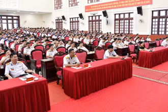 Hàng trăm sĩ quan, chiến sĩ tham dự hội nghị