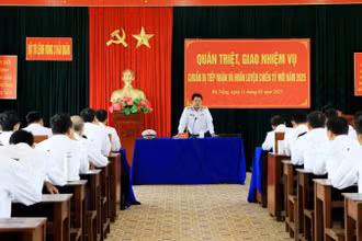 Đại tá Vũ Đình Hiển, Phó Tư lệnh, Tham mưu trưởng Vùng 3 Hải quân kết luận kiểm tra.