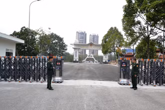 Trạm Biên phòng Cửa khẩu quốc tế Lào Cai kiểm tra kỹ thuật để chuẩn bị mở Cửa khẩu đường bộ xuất, nhập cảnh Lào Cai-Hà Khẩu.