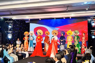 Một sự kiện giao lưu, trình diễn áo dài tại Bảo tàng Phụ nữ Việt Nam (Hà Nội). 