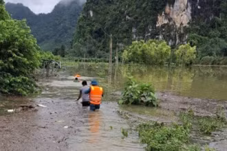Đường vào xóm Lân Lì, thôn Bãi Danh, xã Yên Sơn, huyện Hữu Lũng, (Lạng Sơn), hiện vẫn bị cô lập do bão số 3.