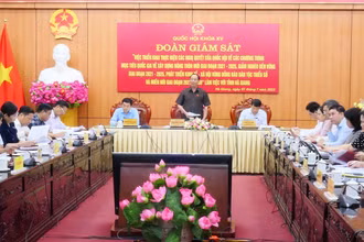 Phó Chủ tịch Quốc hội Trần Quang Phương phát biểu tại buổi làm việc với lãnh đạo tỉnh Hà Giang.