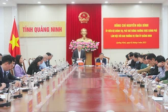 Phó Thủ tướng Thường trực Chính phủ Nguyễn Hòa Bình làm việc với tỉnh Quảng Ninh