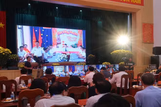 Khánh Hòa chúc Tết trực tuyến cán bộ, chiến sĩ, nhân dân huyện đảo Trường Sa 