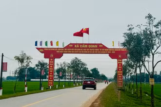 Đường về Cẩm Quan-xã nông thôn mới nâng cao.
