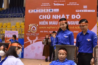 Hơn 700 tình nguyện viên tham gia chương trình "Chủ nhật đỏ" tại Hà Tĩnh.