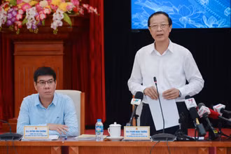 Thứ trưởng Giáo dục và Đào tạo Phạm Ngọc Thưởng phát biểu tại họp báo