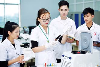 [Video] Nghiên cứu khoa học sẽ được đặt ngang hàng với đào tạo - Tạo tư duy mới phát triển khoa học, công nghệ trong giáo dục