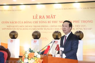 Đồng chí Võ Văn Thưởng, Ủy viên Bộ Chính trị, Thường trực Ban Bí thư phát biểu tại buổi lễ ra mắt cuốn sách ngày 2/2/2023. (Ảnh: TTXVN)