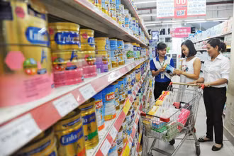 Sức tiêu dùng nội địa giảm đáng kể. Ảnh: HẢI ANH