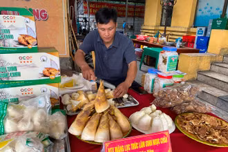 Sản phẩm măng lục trúc được giới thiệu tại diễn đàn.