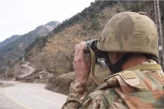 [Video] Quân đội Ấn Độ và Pakistan đấu súng dữ dội tại khu vực Kashmir