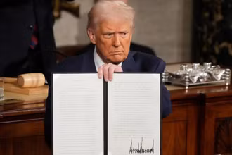[Video] VOA và các đài quốc tế Mỹ rơi vào khủng hoảng sau lệnh cắt giảm của ông Trump