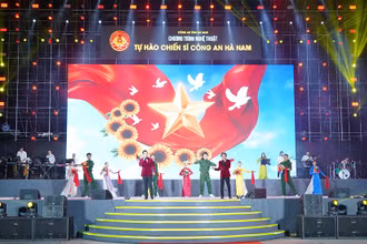  Một tiết mục biểu diễn tại chương trình.