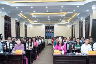 Các đại biểu dự hội nghị.