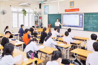 Học sinh Trường THCS Ngọc Lâm (Long Biên) ôn tập chuẩn bị cho kỳ thi lớp 10. (Ảnh THANH TÙNG)