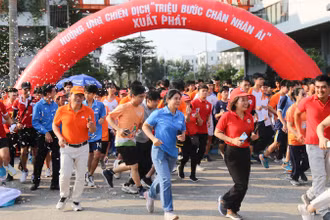 Mọi người tham gia chạy hưởng ứng Chiến dịch.