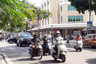 Khu vực Hà Nội nắng nóng, nhiệt độ cao nhất có nơi hơn 36 độ C. (Ảnh minh họa)