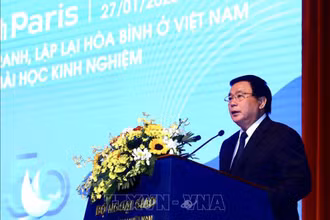 GS.TS Nguyễn Xuân Thắng, Ủy viên Bộ Chính trị, Giám đốc Học viện Chính trị quốc gia Hồ Chí Minh, Chủ tịch Hội đồng Lý luận Trung ương, phát biểu đề dẫn. (Ảnh: Lâm Khánh/TTXVN)