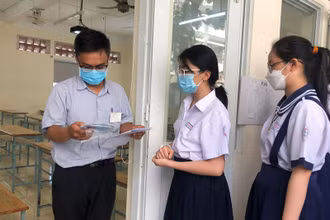 Học sinh Thành phố Hồ Chí Minh thi tuyển sinh lớp 10 công lập năm học 2022-2023.