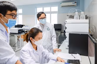 Hoạt động thực hành, nghiên cứu của giảng viên, sinh viên Đại học Quốc gia Hà Nội.