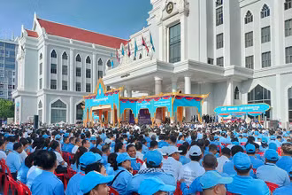 Lễ kỷ niệm 73 năm Ngày thành lập Đảng Nhân dân Campuchia diễn ra tại Cung 7/1 ở Thủ đô Phnom Penh. (Ảnh: Sơn Xinh)