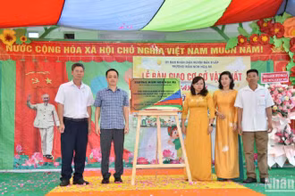 Tập đoàn Công nghiệp Than-Khoáng sản Việt Nam - Công ty Nhôm Đắk Nông TKV tổ chức bàn giao cơ sở vật chất cho Trường mầm non Họa Mi, xã Quảng Tín, huyện đắk R'Lấp.