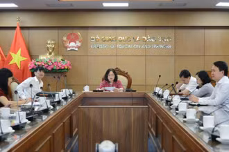 Triển khai chương trình làm quen với tiếng Anh cho trẻ mầm non