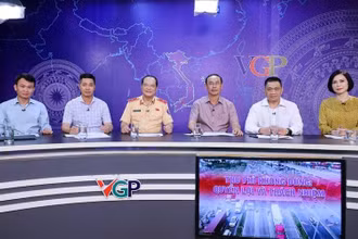 Chính phủ đã giao Bộ Giao thông vận tải nghiên cứu đưa công nghệ vào để áp dụng thay thế hình thức một dừng. (Ảnh: VGP)