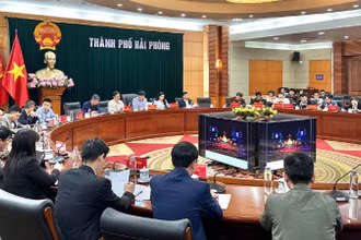 Các đại biểu họp triển khai kế hoạch.