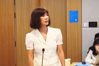Phó Cục trưởng Cục Phát thanh truyền hình và Thông tin điện tử Nguyễn Thị Thanh Huyền trả lời báo chí chiều 13/9.