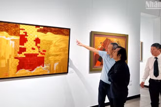 Triển lãm mang đến công chúng không gian nghệ thuật đậm dấu ấn lịch sử và cảm xúc tự hào dân tộc.