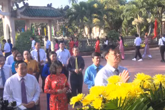 Lãnh đạo tỉnh Đồng Nai dâng hương tại Lễ Tết thầy.
