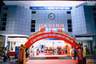 Đoàn tàu chất lượng cao tuyến Hà Nội-Vinh và ngược lại chính thức hoạt động từ chiều ngày 22/4. (Ảnh: Tổng công ty Đường sắt Việt Nam) 