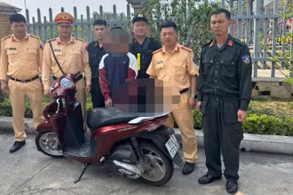 Đối tượng bị lực lượng Công an bắt giữ.